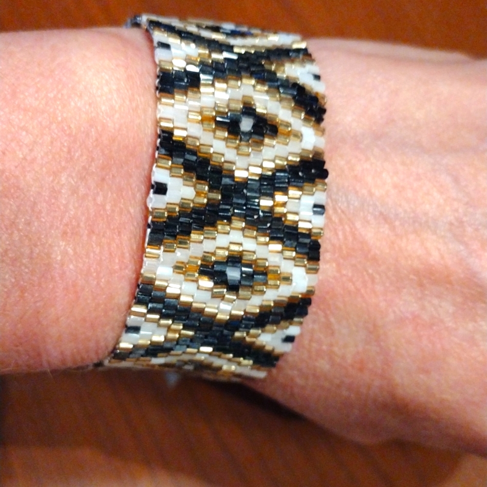 Alexa's Angels pull string Clasp bracelet.